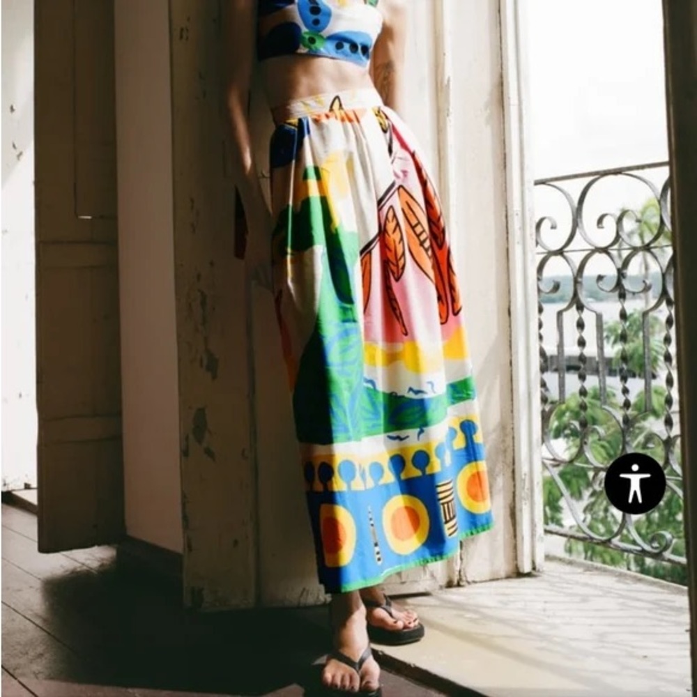 Boutique Brand Pink Ripple Maxi Skirt. Size Medium.